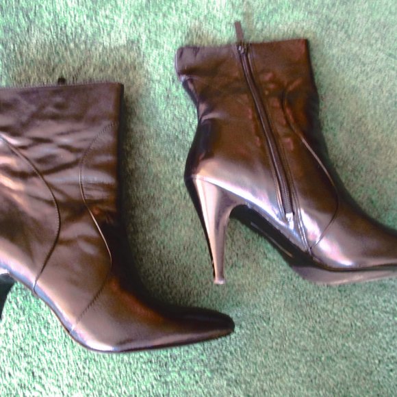 NINE WEST-BLACK LEATHER HIGH HEEL BOOTS-NEW- SIZE8.5-MID-CALF - Picture 4 of 10